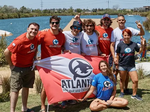 Foto del grupo de buceadores en espejo de agua El Buda. Febrero 2025