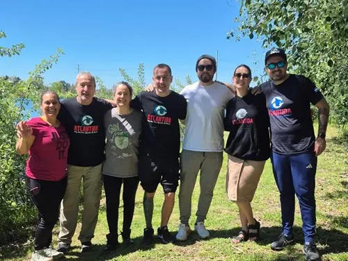 Foto del grupo de buceadores en espejo de agua El Buda. Septiembre 2025
