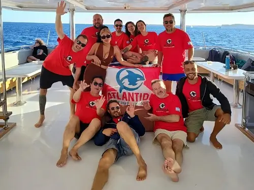Foto del grupo de buceadores en Mar Rojo, noviembre 2023