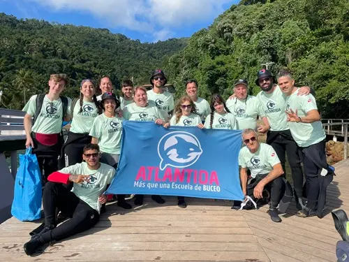 Foto del grupo de buceadores en Ilha Grande, mayo 2025