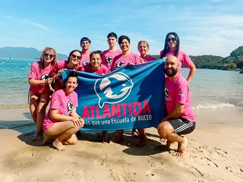 Foto del grupo de buceadores en Angra Dos Reis, octubre 2025